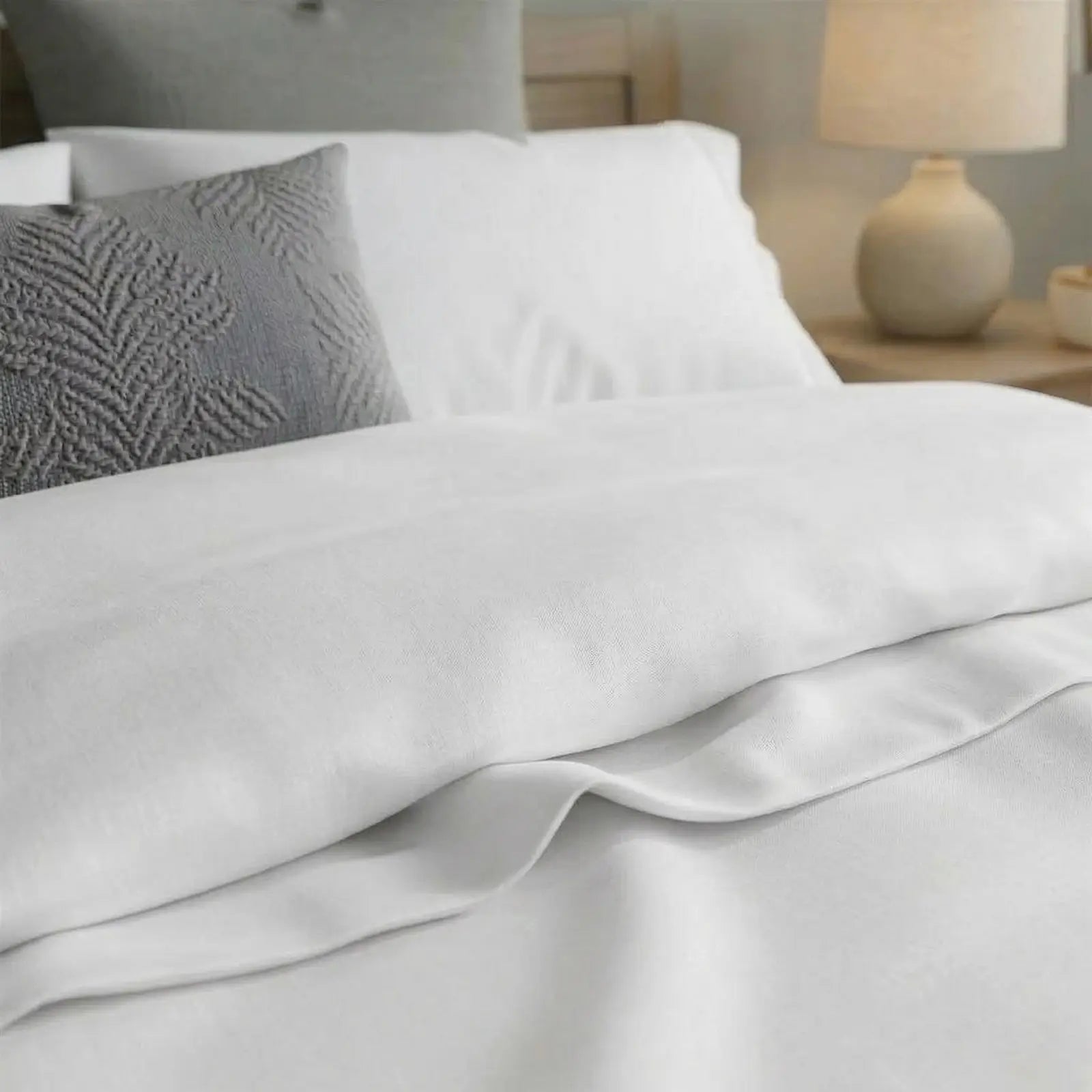 Nile Crown (Queen, Sateen, White)