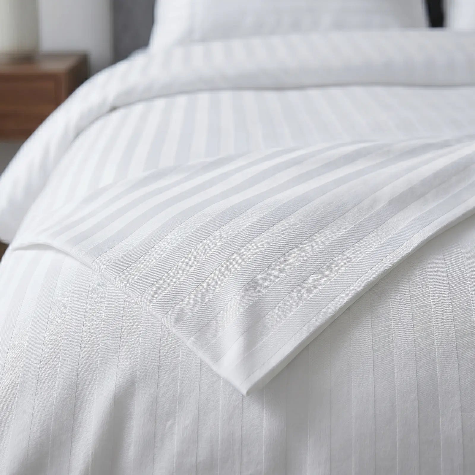 Nile Crown (Queen, Percale, White)